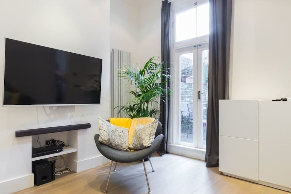 undefined Modern stylish and luxurious 1 bed flat