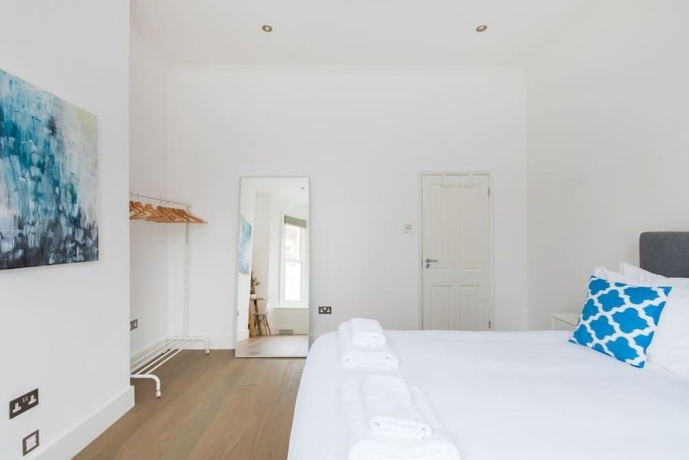 undefined Modern stylish and luxurious 1 bed flat 8