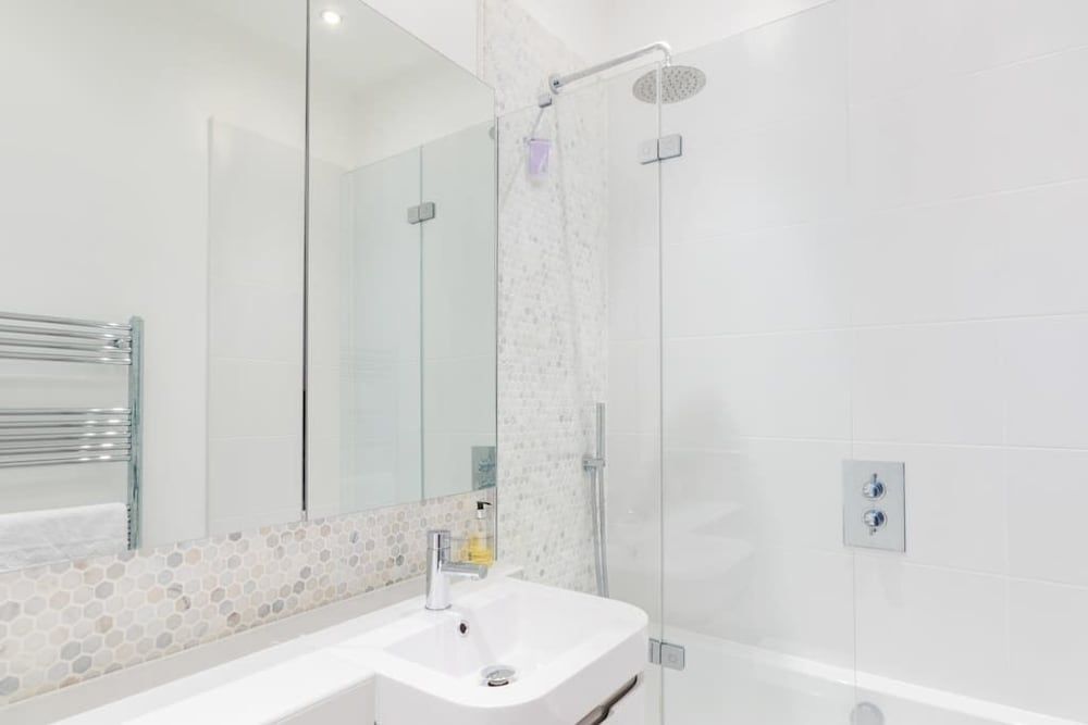 Modern stylish and luxurious 1 bed flat Apartment, 1 Bedroom 37