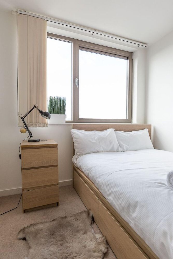 undefined Modern apartment with great views 6