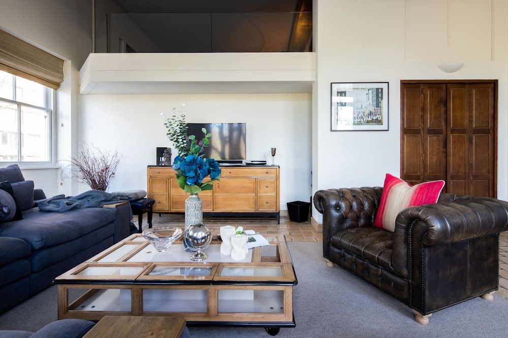 One Palace Gate Apartment, 3 Bedrooms 35