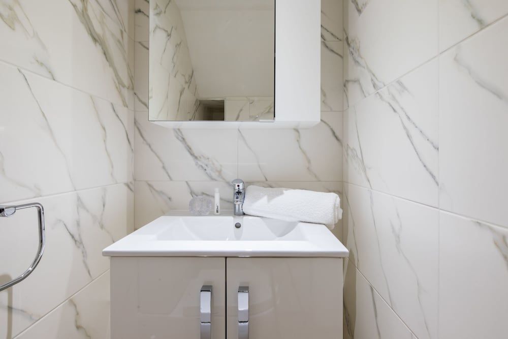 One Palace Gate Apartment, 1 Bedroom 9