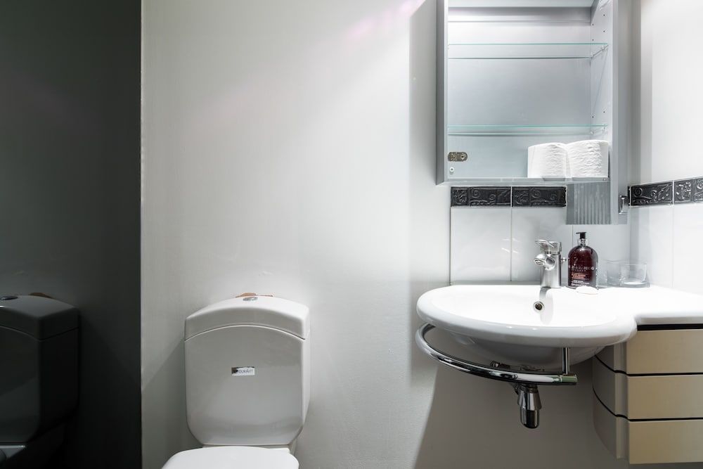 One Palace Gate Apartment, 3 Bedrooms 26