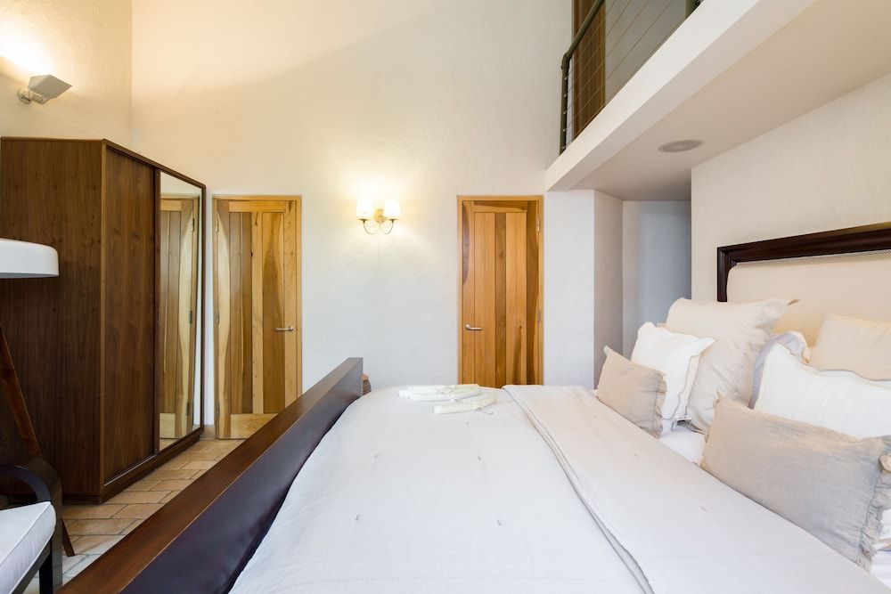 One Palace Gate Apartment, 3 Bedrooms 9