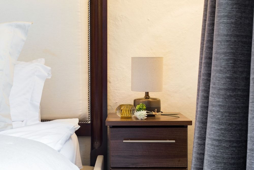 One Palace Gate Apartment, 3 Bedrooms 11