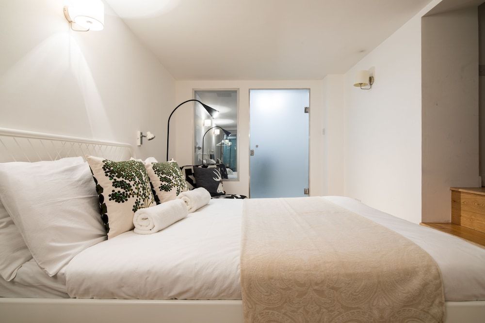 One Palace Gate Apartment, 1 Bedroom 2