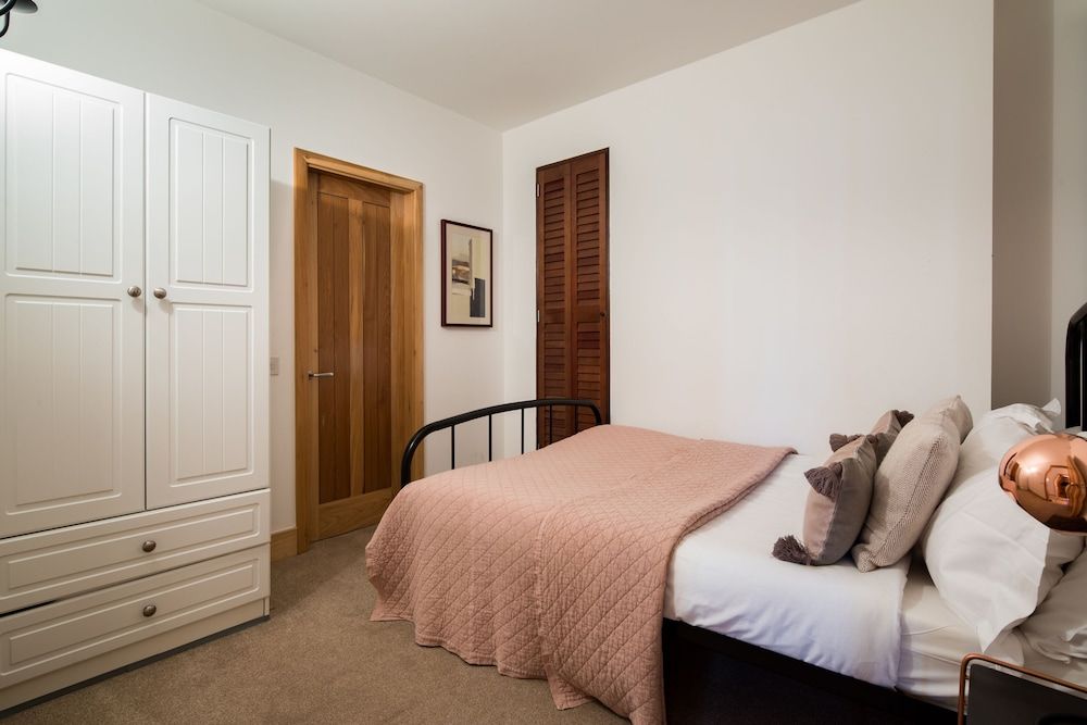 One Palace Gate Apartment, 3 Bedrooms 7