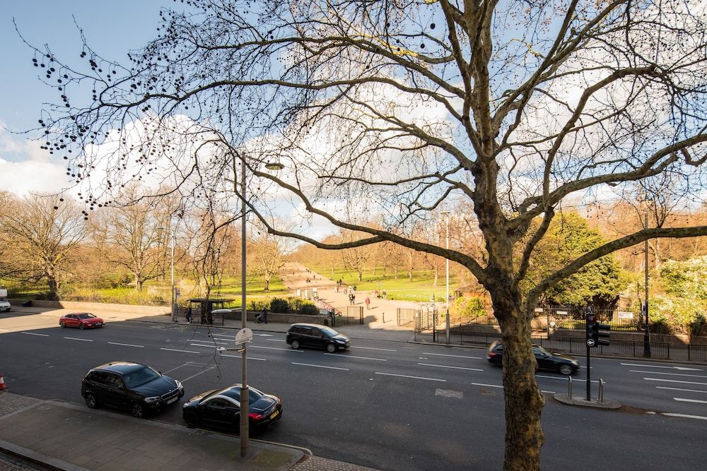 One Palace Gate Apartment, 3 Bedrooms 16