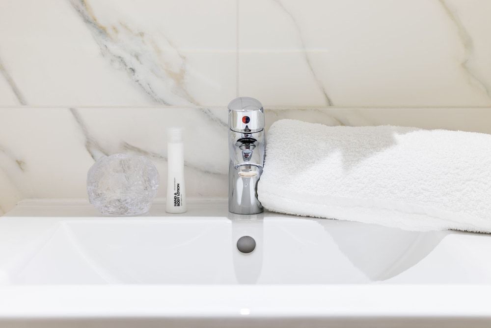 One Palace Gate Apartment, 1 Bedroom 6