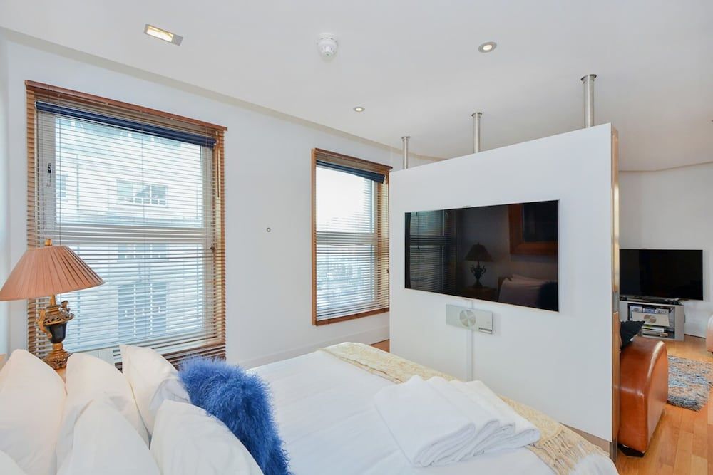 undefined Luxury Flat with Panoramic View of Piccadilly Circus 4