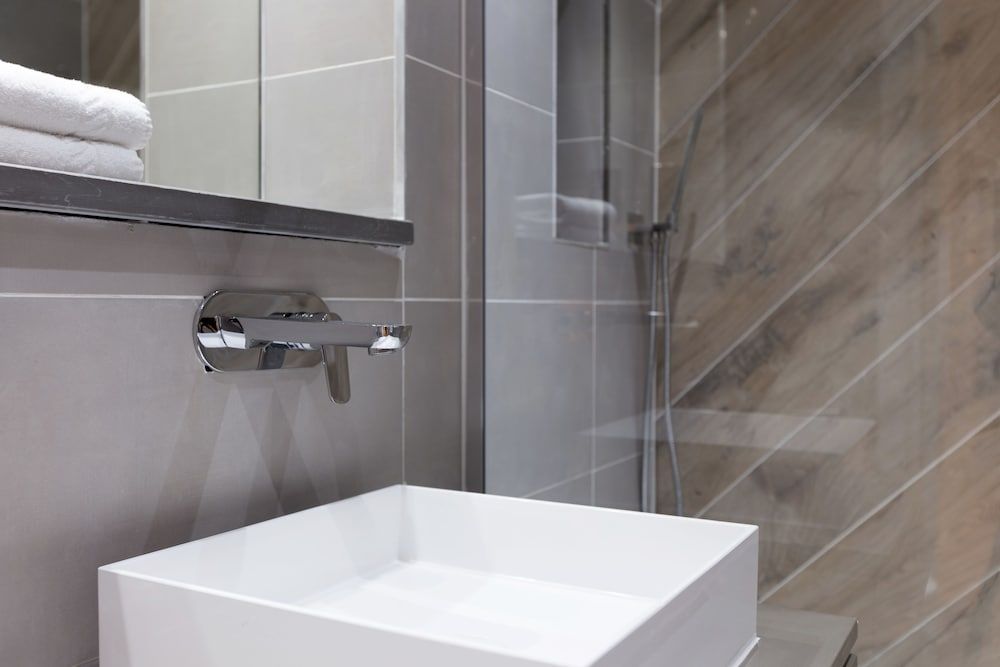 Elephant and Castle by Allô Housing Grand Penthouse, Terrace 7