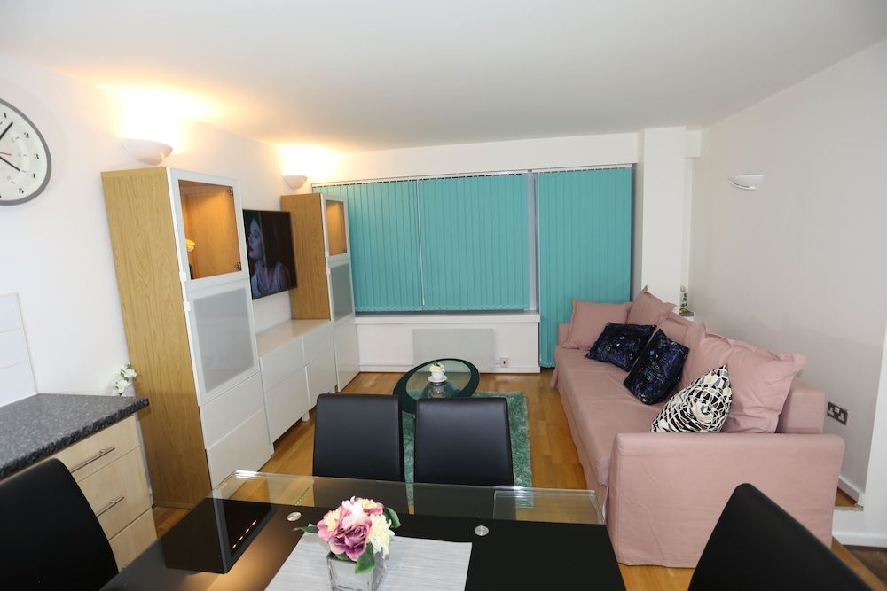 Beautiful 2 beds Woolwich Central Apt Apartment, 2 Bedrooms 9