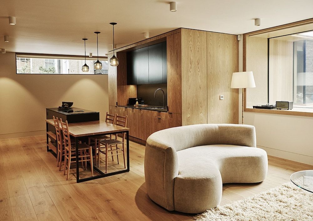 undefined Weymouth Mews 7