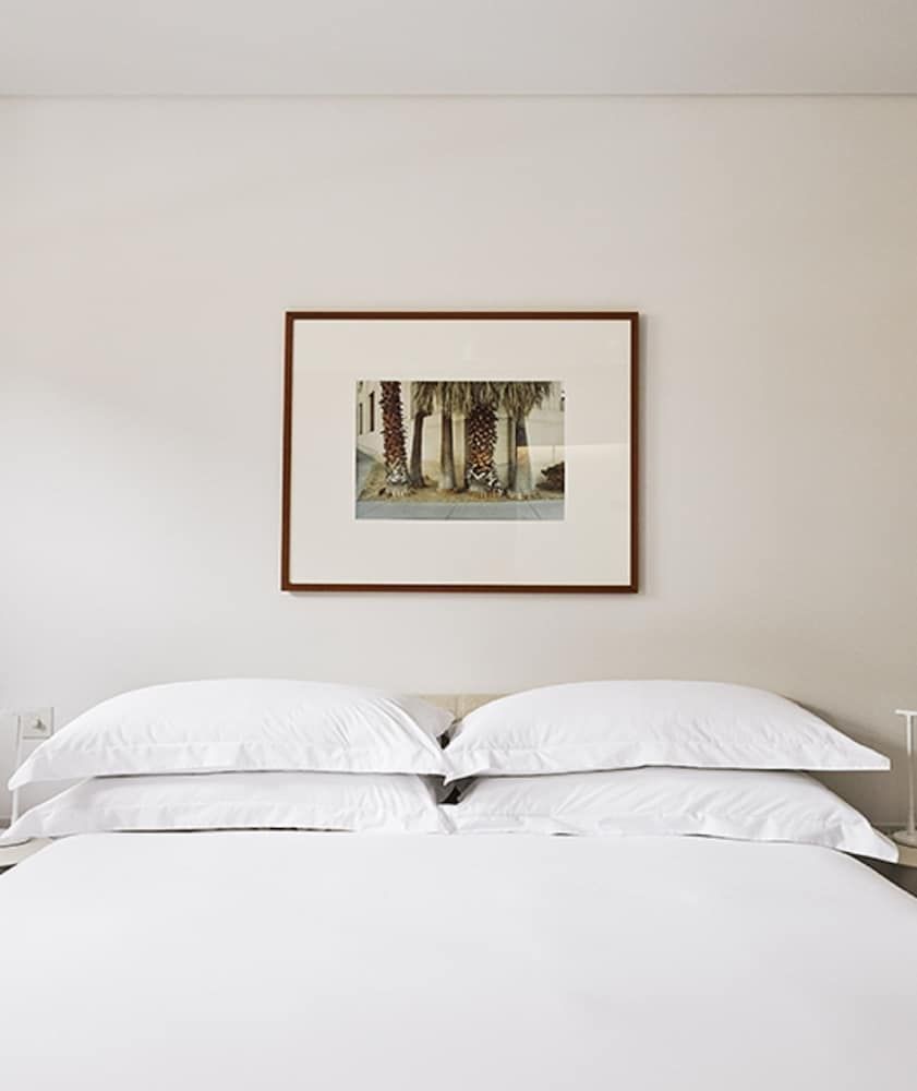 undefined Weymouth Mews 8