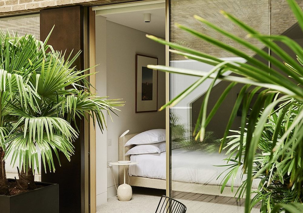 undefined Weymouth Mews 4