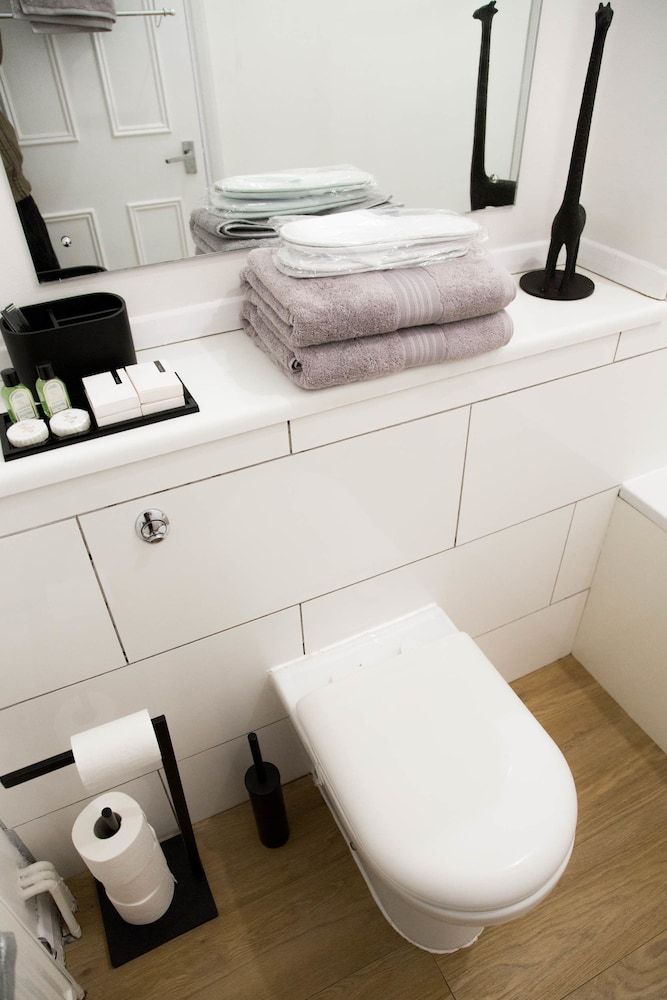 Spacious Two Bed in Hackney Apartment, 2 Double Beds 28