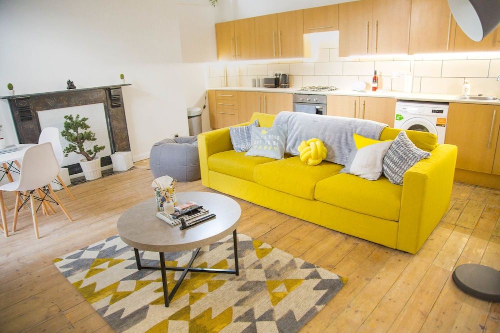 Spacious Two Bed in Hackney Apartment, 2 Double Beds 19