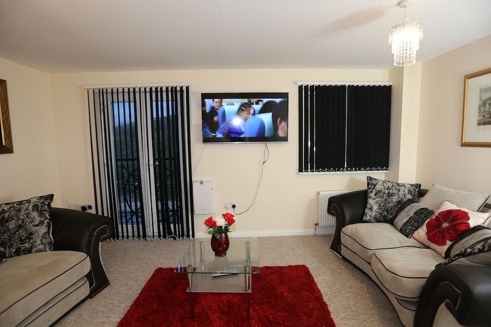 undefined Beautiful 4 beds Hillview House 5