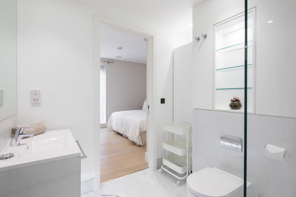 VI Castle Lane Apartment, 2 Bedrooms 9