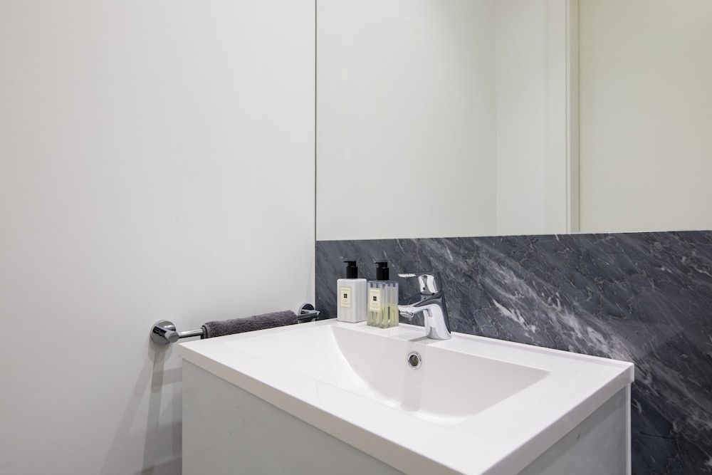 VI Castle Lane Apartment, 1 Bedroom 11