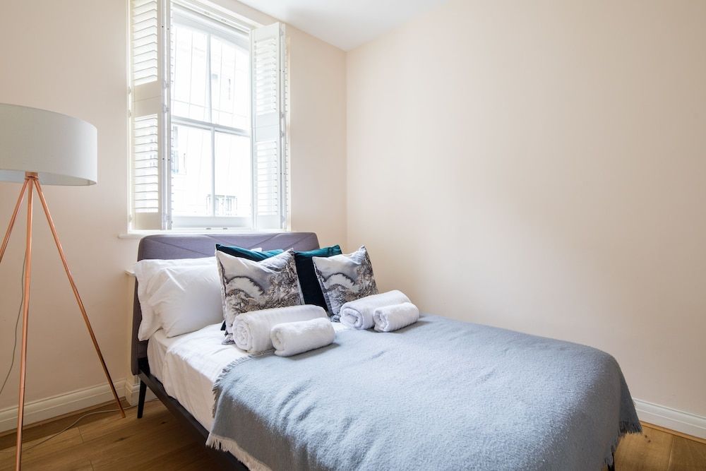 Cornwall Gardens by Lime Street House, 3 Bedrooms 9