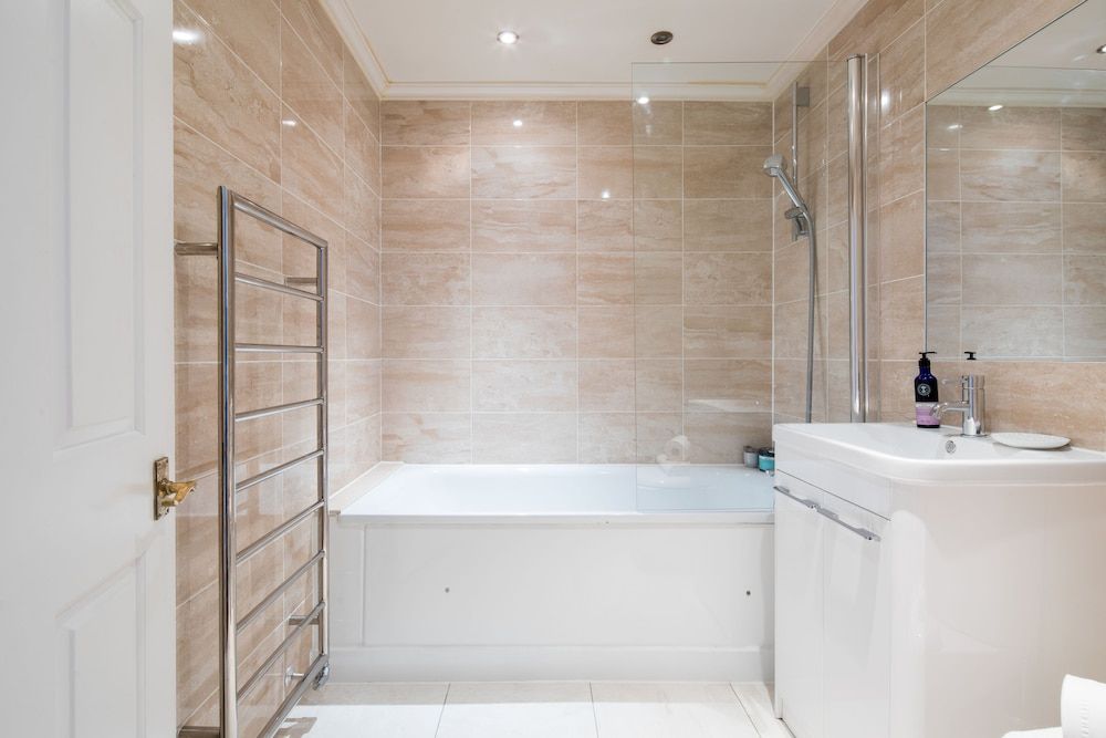 Cornwall Gardens by Lime Street House, 3 Bedrooms 44