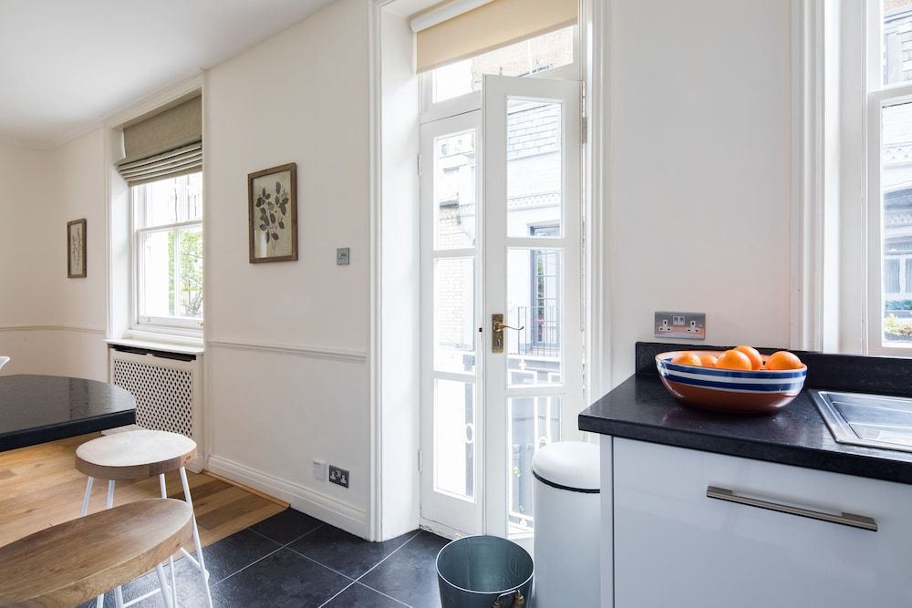 Cornwall Gardens by Lime Street House, 3 Bedrooms 32