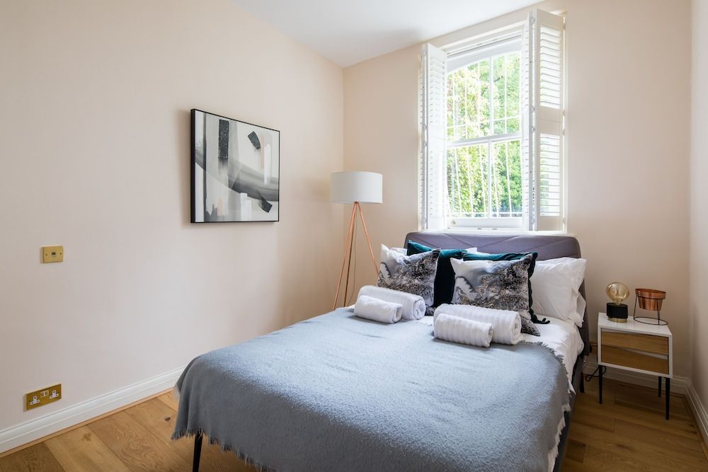 Cornwall Gardens by Lime Street House, 3 Bedrooms 5