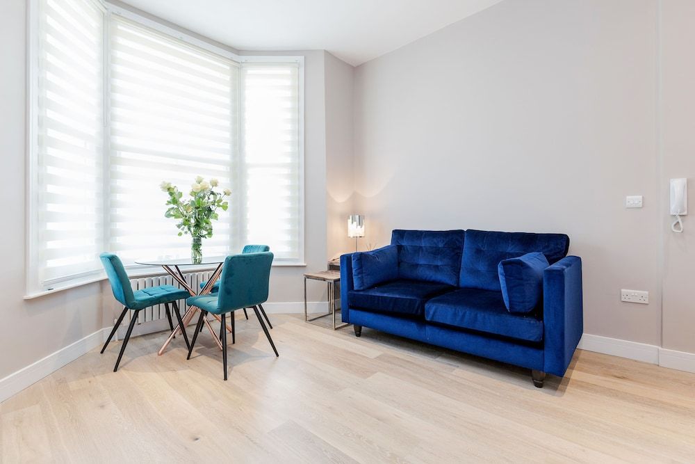 undefined Stylish 2bed 2bath in Notting Hill 2