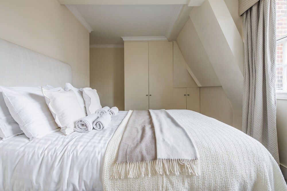 undefined Park Street Mayfair 9