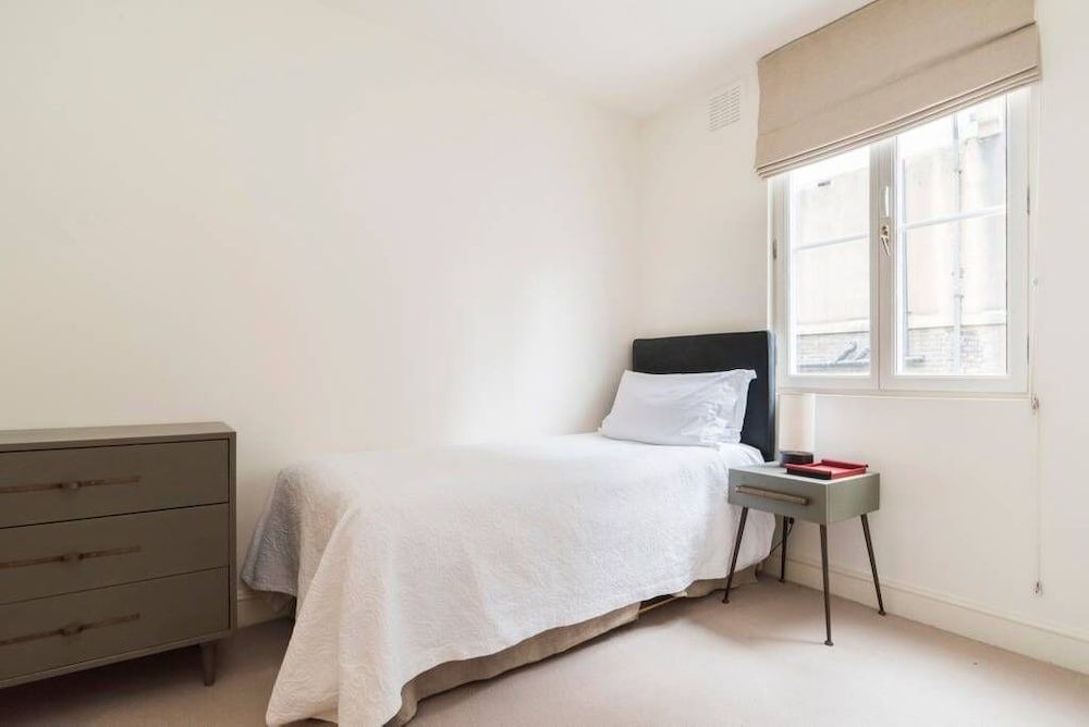 undefined Lovely 3 bedroom house South Kensington 3