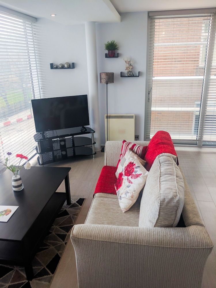 undefined LT Grove Apartment - Stratford 10