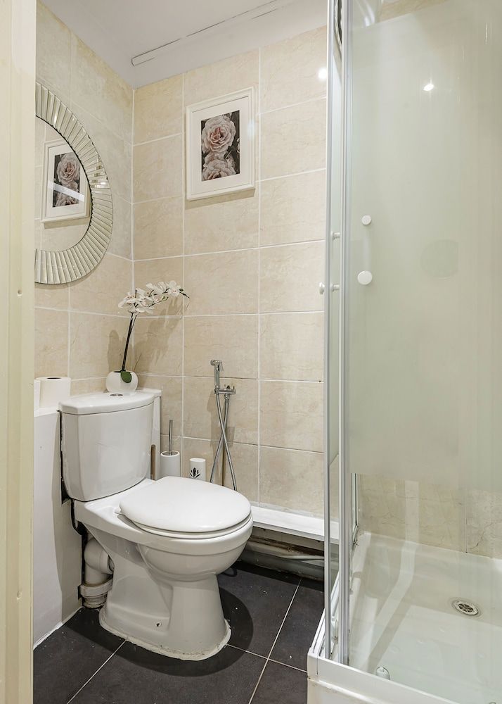 Beautiful Hyde Park Studio Flat Apartment, 1 Queen Bed 13