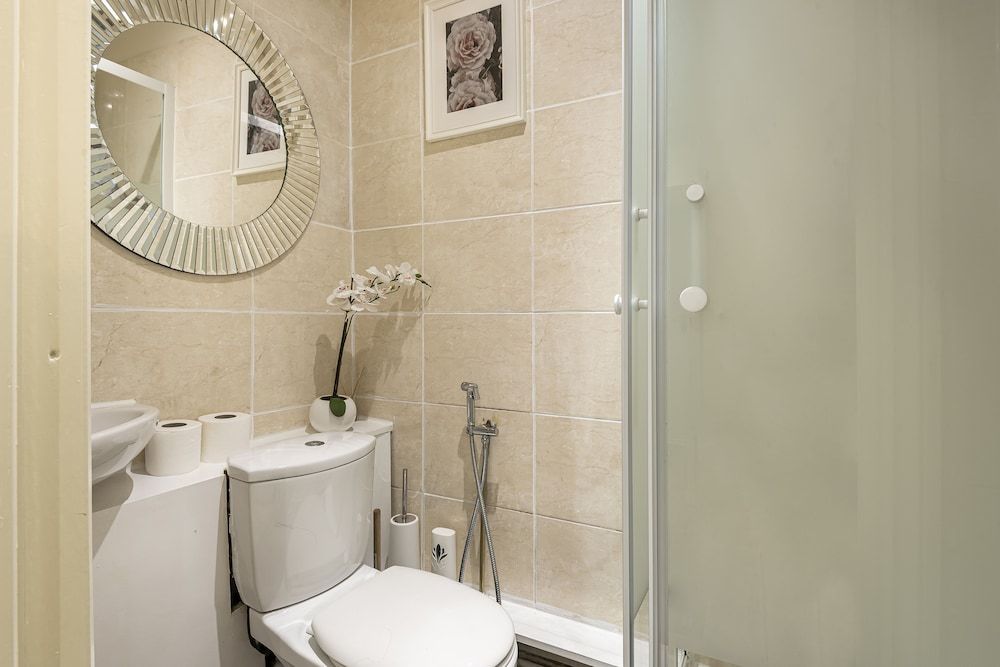 Beautiful Hyde Park Studio Flat Apartment, 1 Queen Bed 14