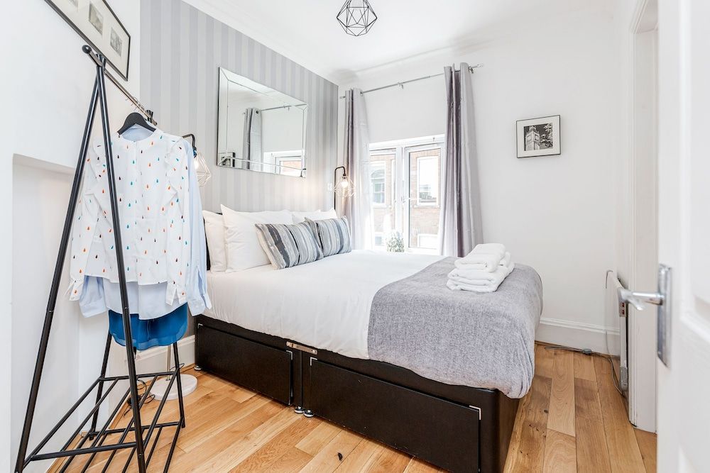 undefined Trendy Covent Garden Apartment 3