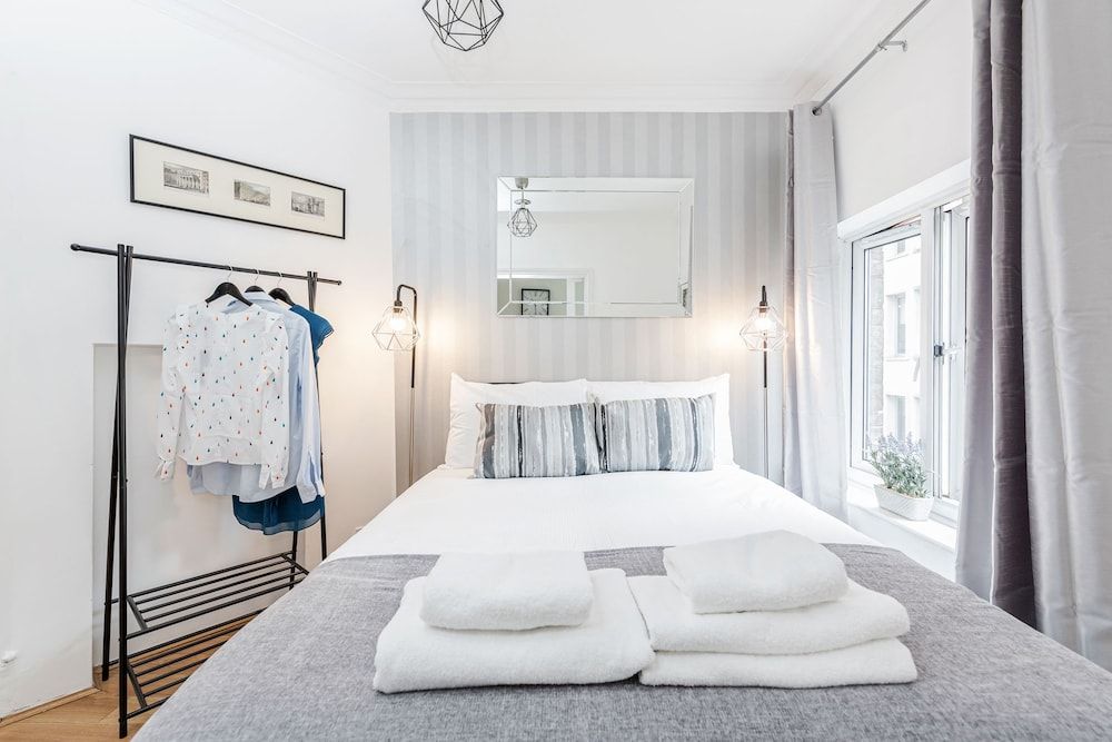 undefined Trendy Covent Garden Apartment 9