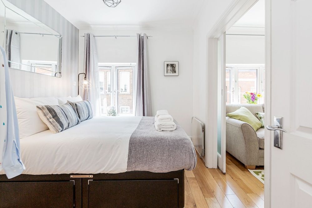 undefined Trendy Covent Garden Apartment 6