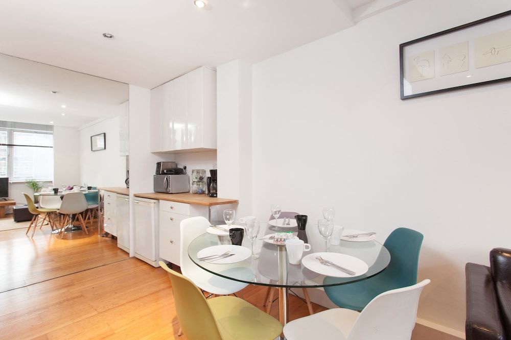 undefined Spacious Apartment Berwick St &Oxford St 3