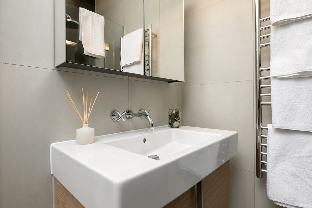 Modern Townhouse Near 02 Arena & Excel Townhome, Multiple Beds 18