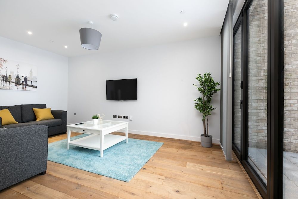 Modern Townhouse Near 02 Arena & Excel Townhome, Multiple Beds 23