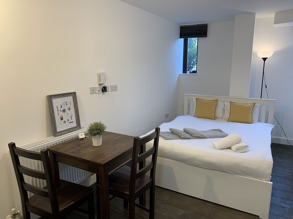 undefined Hanover House 6