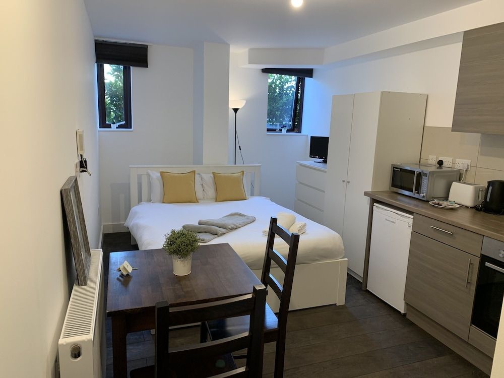 undefined Hanover House 8