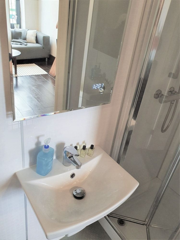 Hanover House Apartment, 1 Bedroom, Private Bathroom, Mezzanine 8