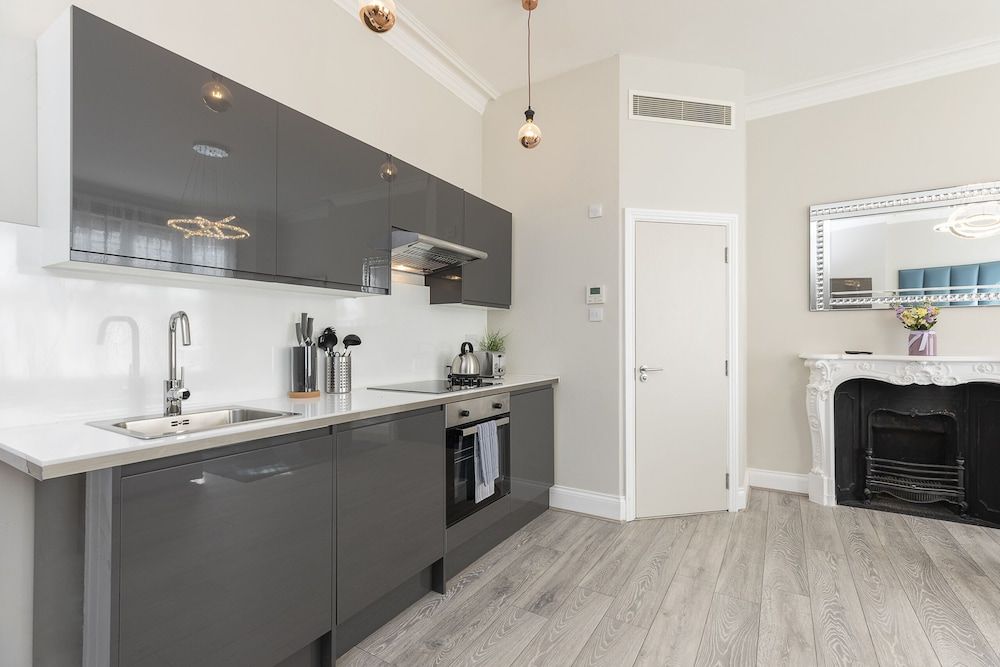 Luxurious Air Conditioned Apt High Street Kensington Luxury Studio, Ensuite 25