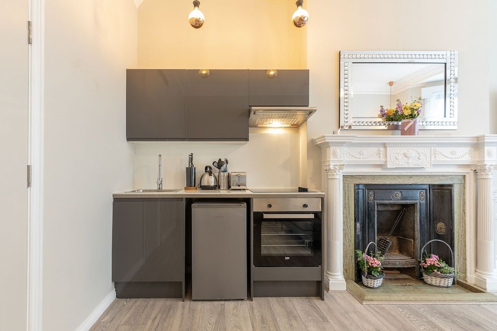 Luxurious Air Conditioned Apt High Street Kensington Luxury Studio, Ensuite 27