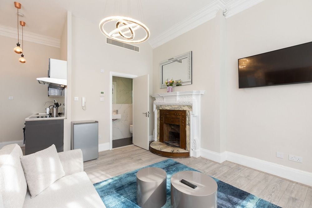 Luxurious Air Conditioned Apt High Street Kensington Luxury Studio, Ensuite 34