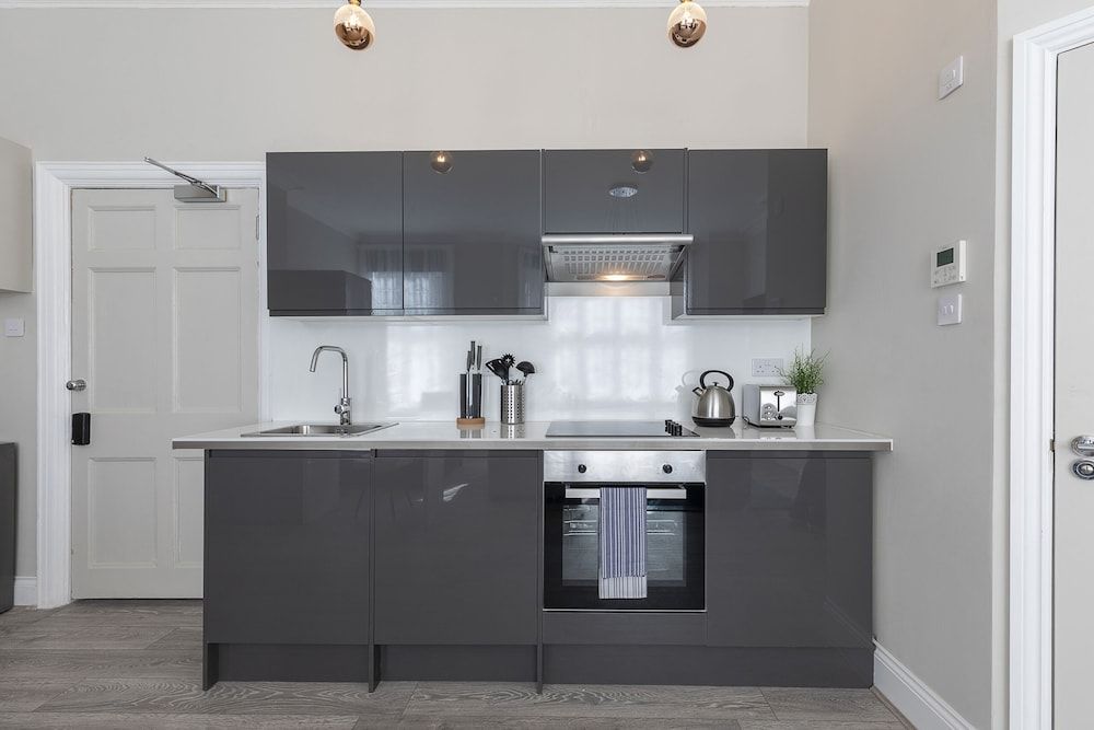 Luxurious Air Conditioned Apt High Street Kensington Luxury Studio, Ensuite 26