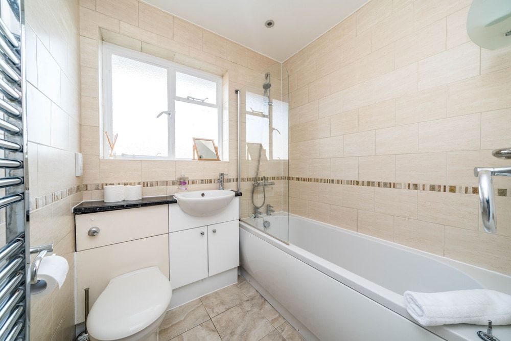 2 Bedroom Flat in Heart of Battersea near Station Apartment (2 Bedrooms) 15