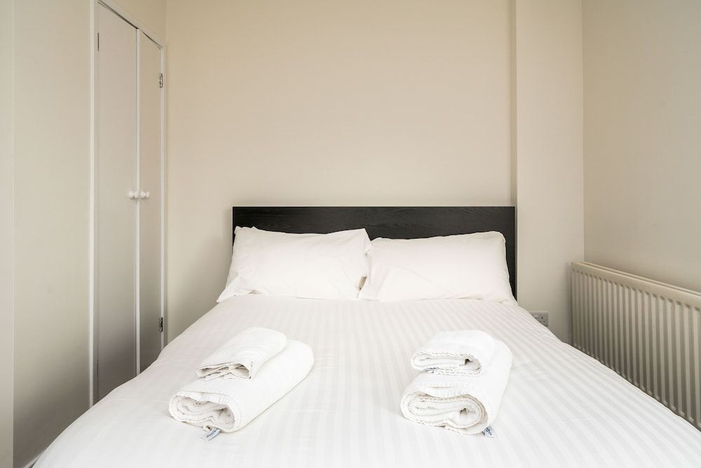 undefined 2 Bedroom Flat in Heart of Battersea near Station