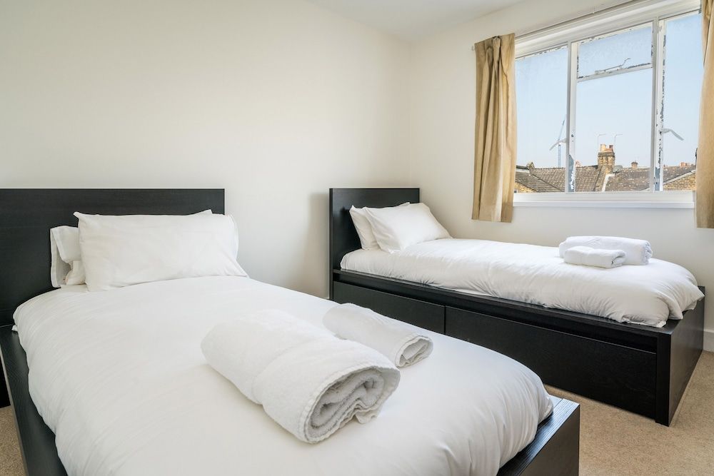 2 Bedroom Flat in Heart of Battersea near Station Apartment (2 Bedrooms) 8